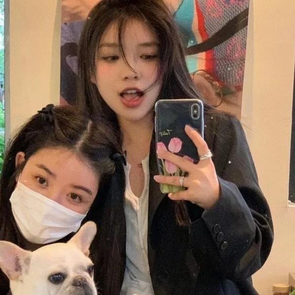 独自在夜晚的海边